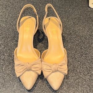 J. Crew Women's Cream Bow Slingback Heels. Suede. Size 6 fits more like 6.5-7